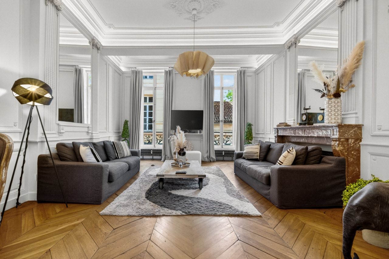 Salon haussmannien, parquet et moulures, 41 Maufoux